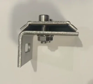 Střešní uchyt pro falcovou střechu (4mm) - vysoký (dvojitý ohyb)